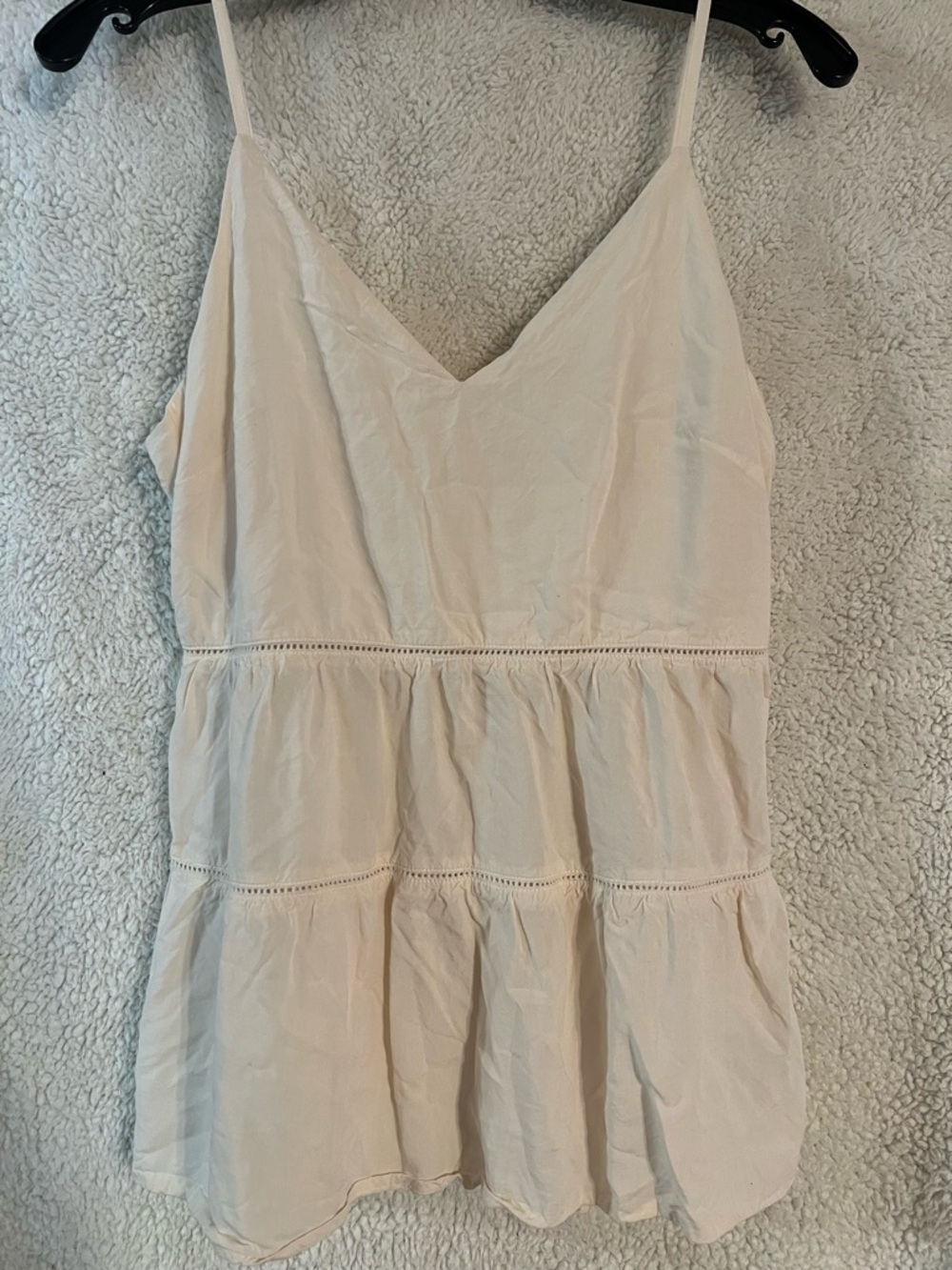 Old Navy Cream Tiered Spaghetti Strap Tank Top. New W/O Tags. Never Been Worn!